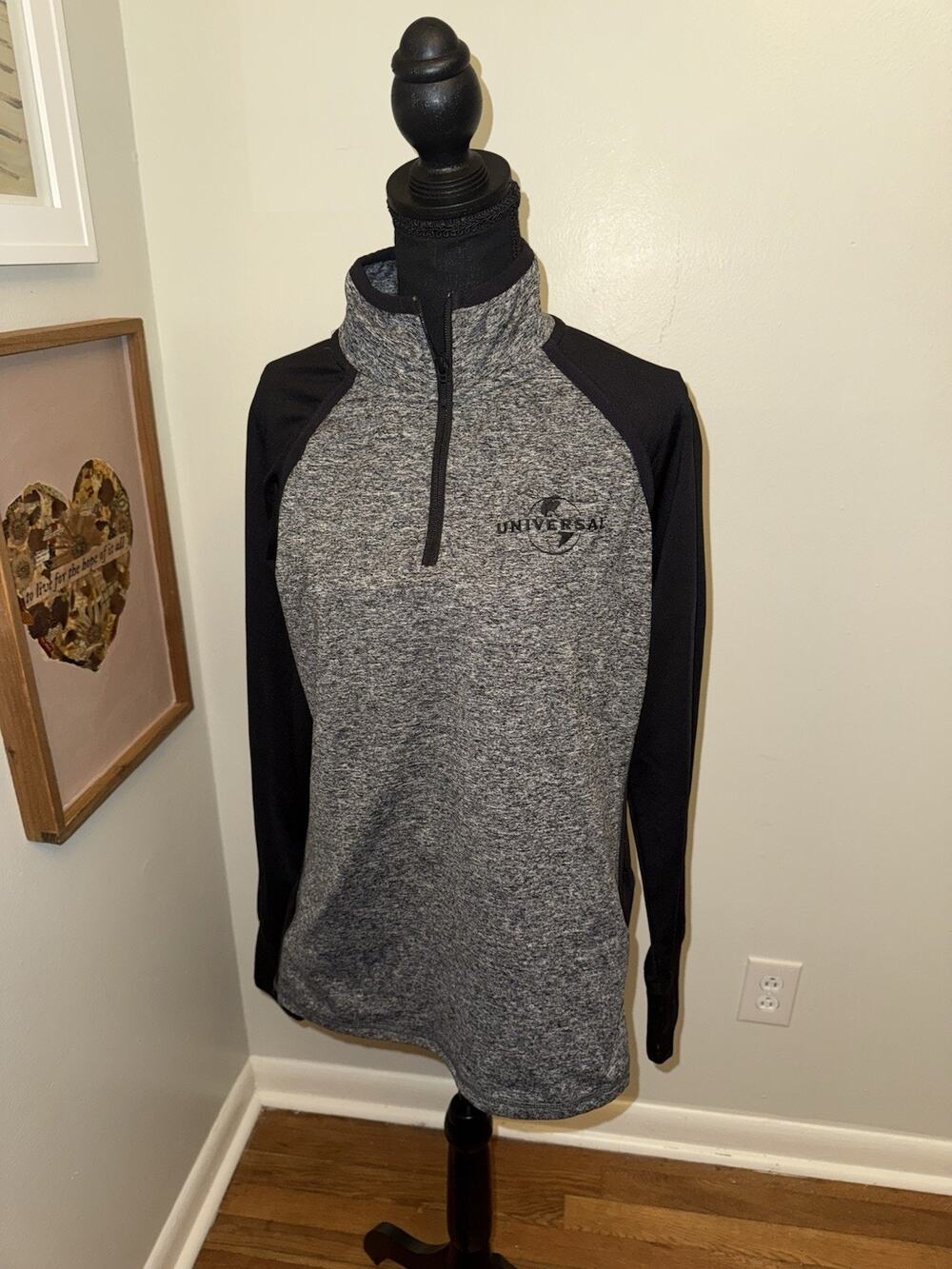 Universal Studios Sweater Womens LG Gray Quarter Zip Lightweight Pullover Travel